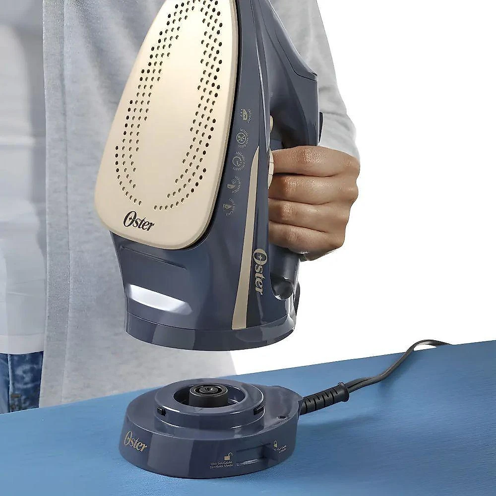 Ferro de Passar a Vapor sem Fio Oster GCSTCC5000 com Base Cerâmica Cordless 110V