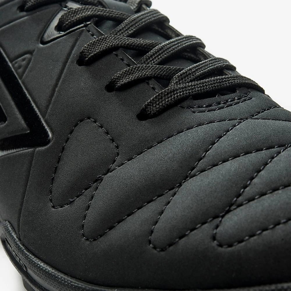 Chuteira society umbro attak eternal 37