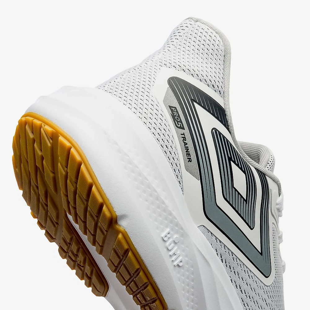 Tênis umbro pro 5 trainer 35