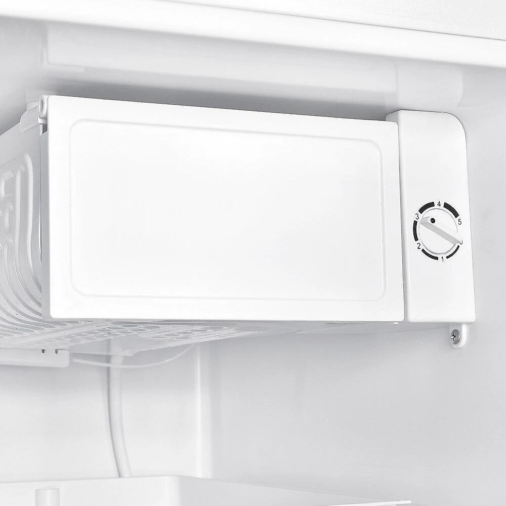 Frigobar EOS 71 Litros Ice Compact Branco EFB83 220V