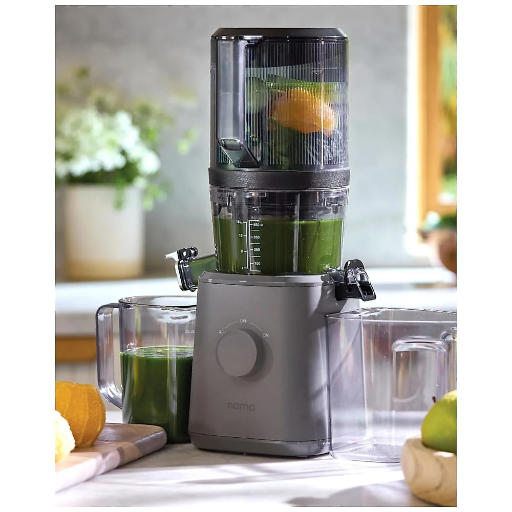 Extrator de Sucos Nama J2 Cold Press Automático com Alimentação Automática para Operação sem as Mãos e Boca Larga para Carregar Receitas Inteiras,
