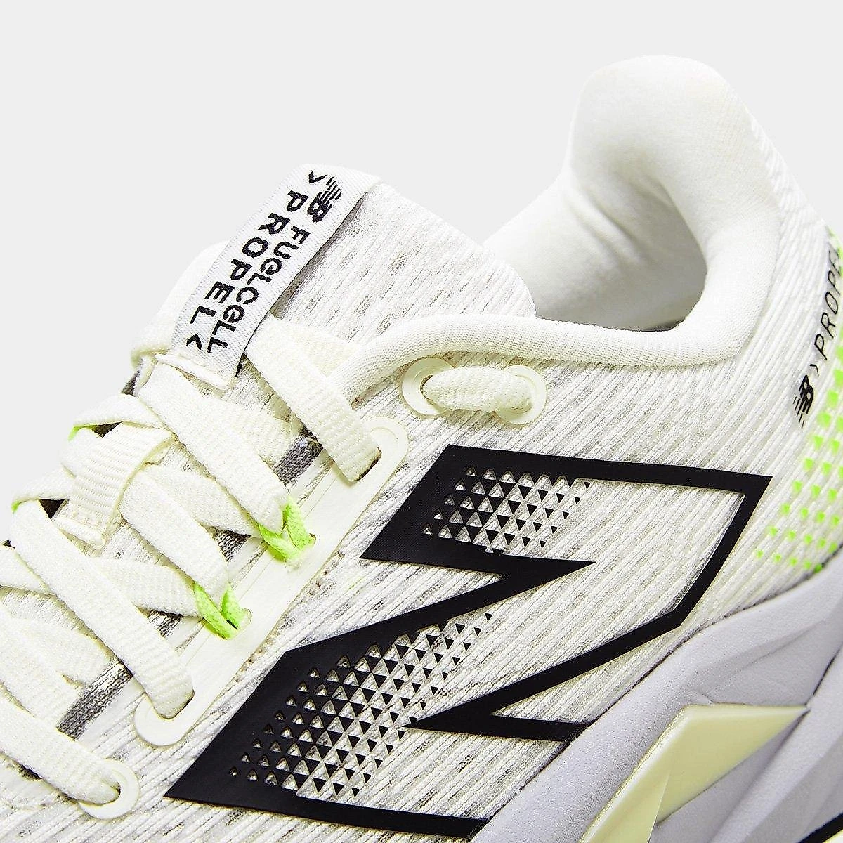 Tênis New Balance Fuelcell Propel V5 Feminino Bege Claro - 34