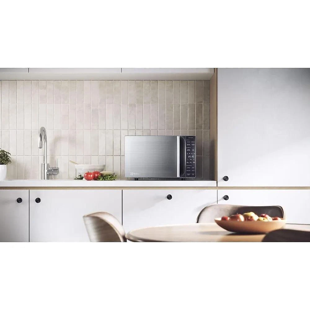 Micro-ondas Electrolux de Bancada Efficient 23L Prata ME23S 127V