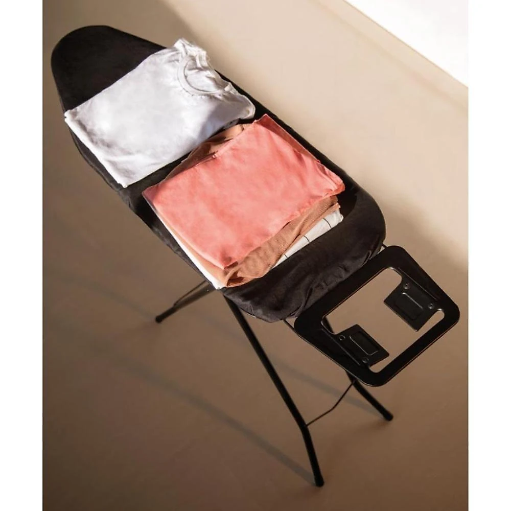 Mesa De Passar Roupa Preta Com Regulagem De Altura Mor