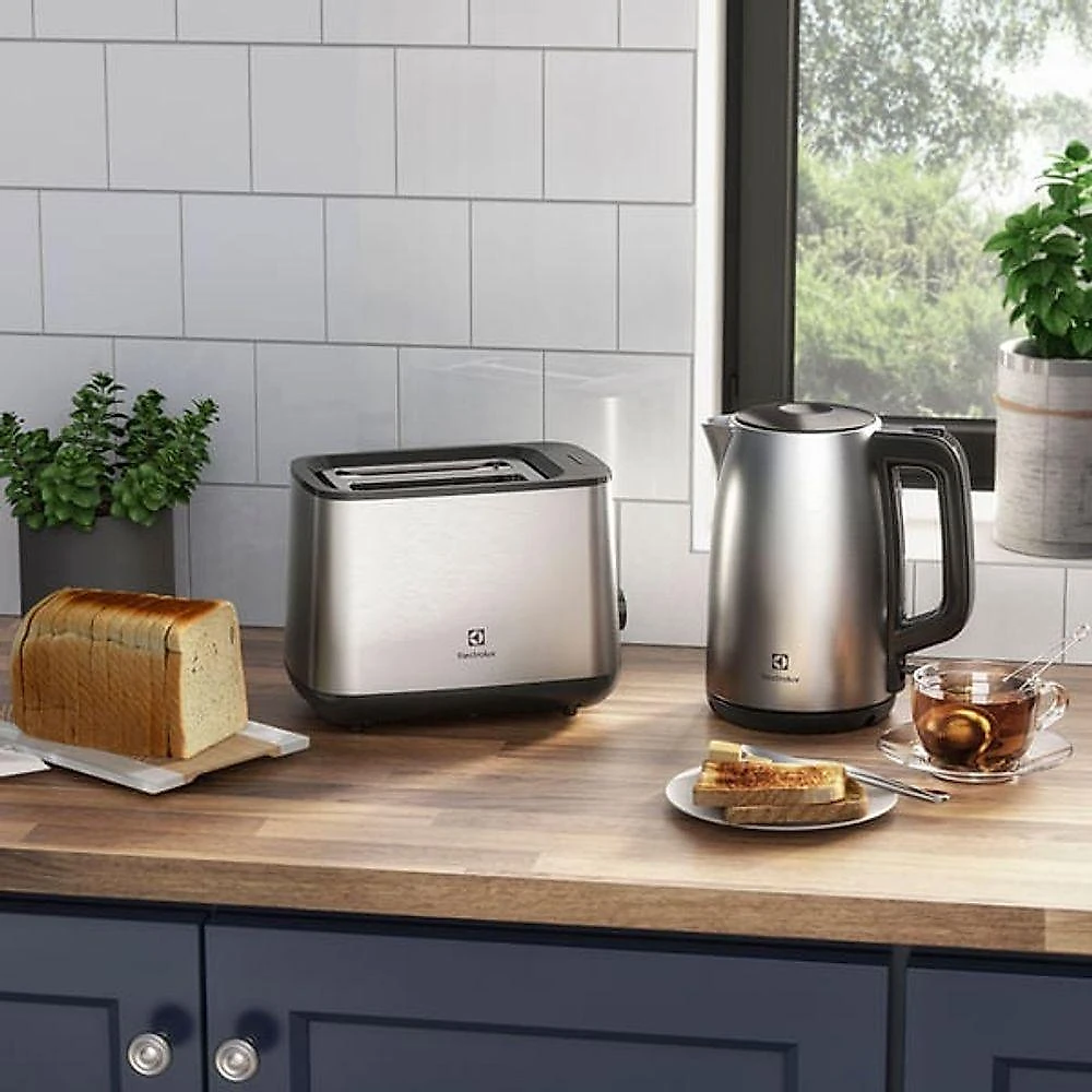 Torradeira Elétrica Experience Ets25 com 7 Níveis de Tostagem e Funções Especiais Inox Electrolux