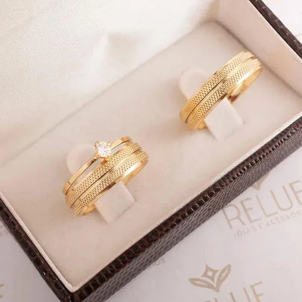 Par De Alianças Banhada Ouro 18k 5mm Recartilhada Solitário