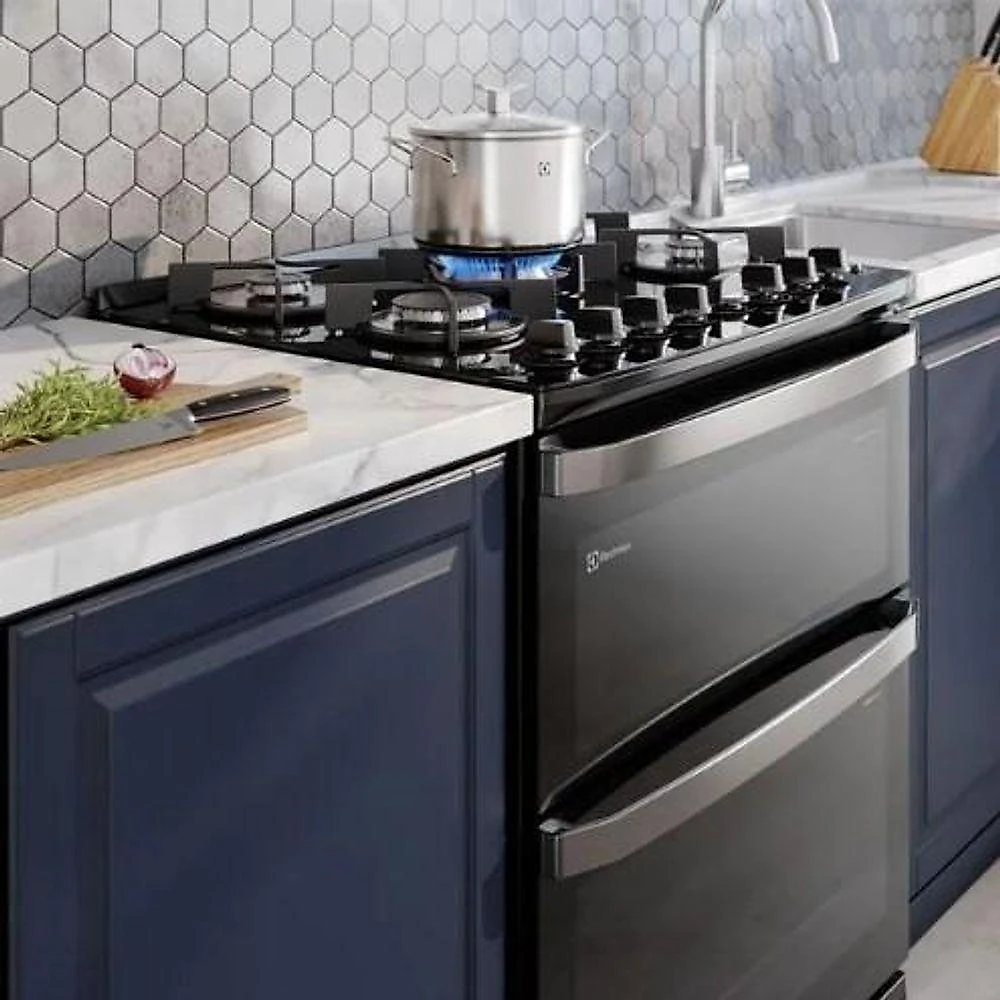 Fogão de Piso 5 Bocas Gás Electrolux Experience Mesa de Vidro Acendimento Automático Preto 110V