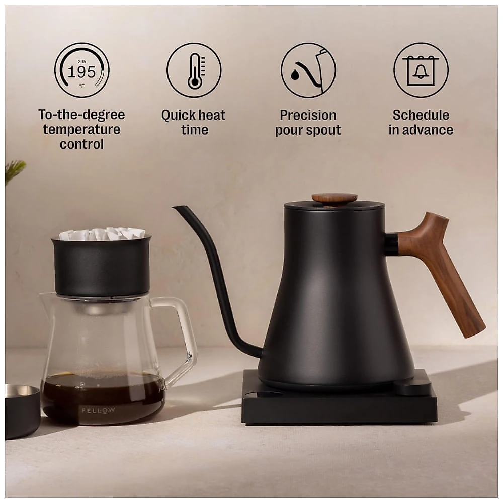 Chaleira Elétrica Fellow Stagg EKG Pro Preto Fosco com Alça de Madeira Nogal Controle Preciso de Temperatura 0,9 L 110V