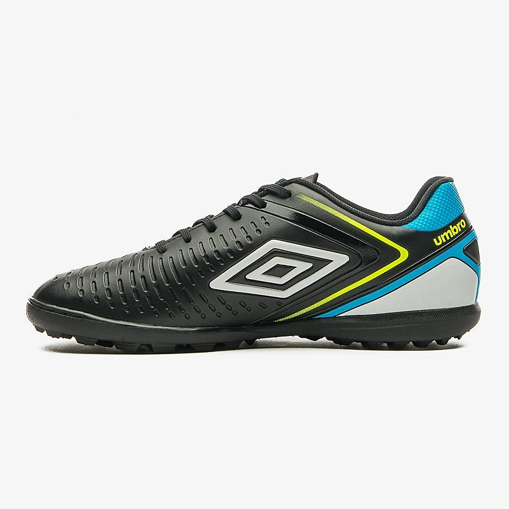 Chuteira society umbro score