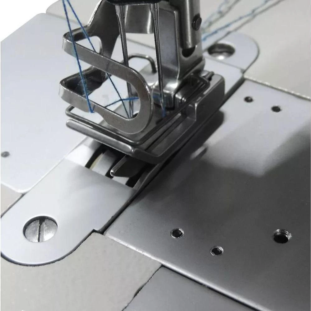 Máquina de Costura Industrial Ponto Corrente 2 Agulhas Direc Drive 220V Yamata
