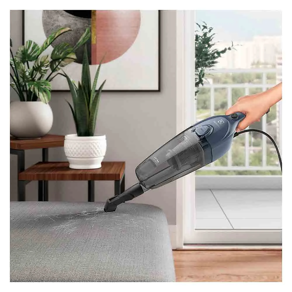 Aspirador de Pó Vertical com Fio Electrolux 2 em 1 Efficient Capacidade de 0,95 Litros com Cyclonic Power - STK17 110