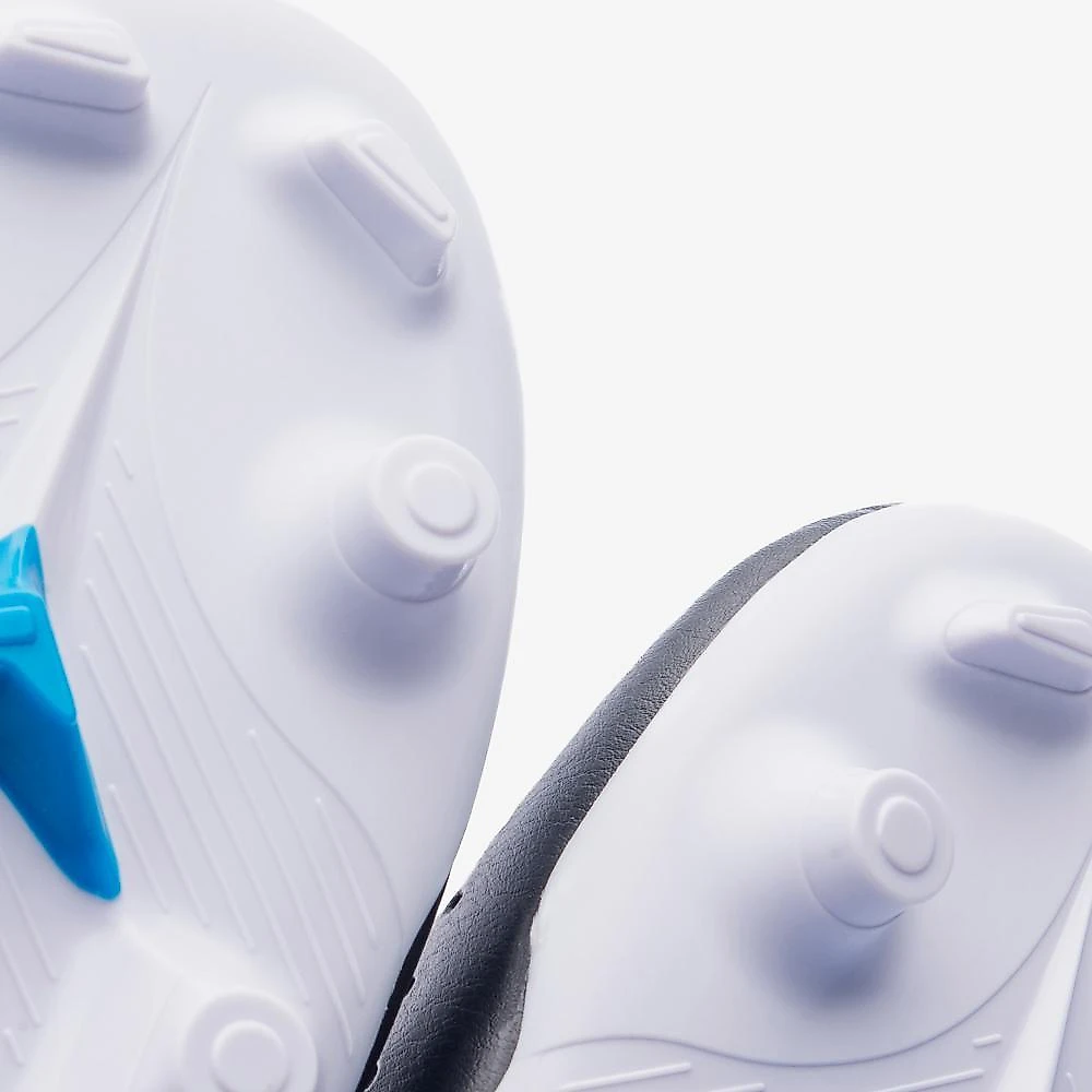 Chuteira campo umbro score 37