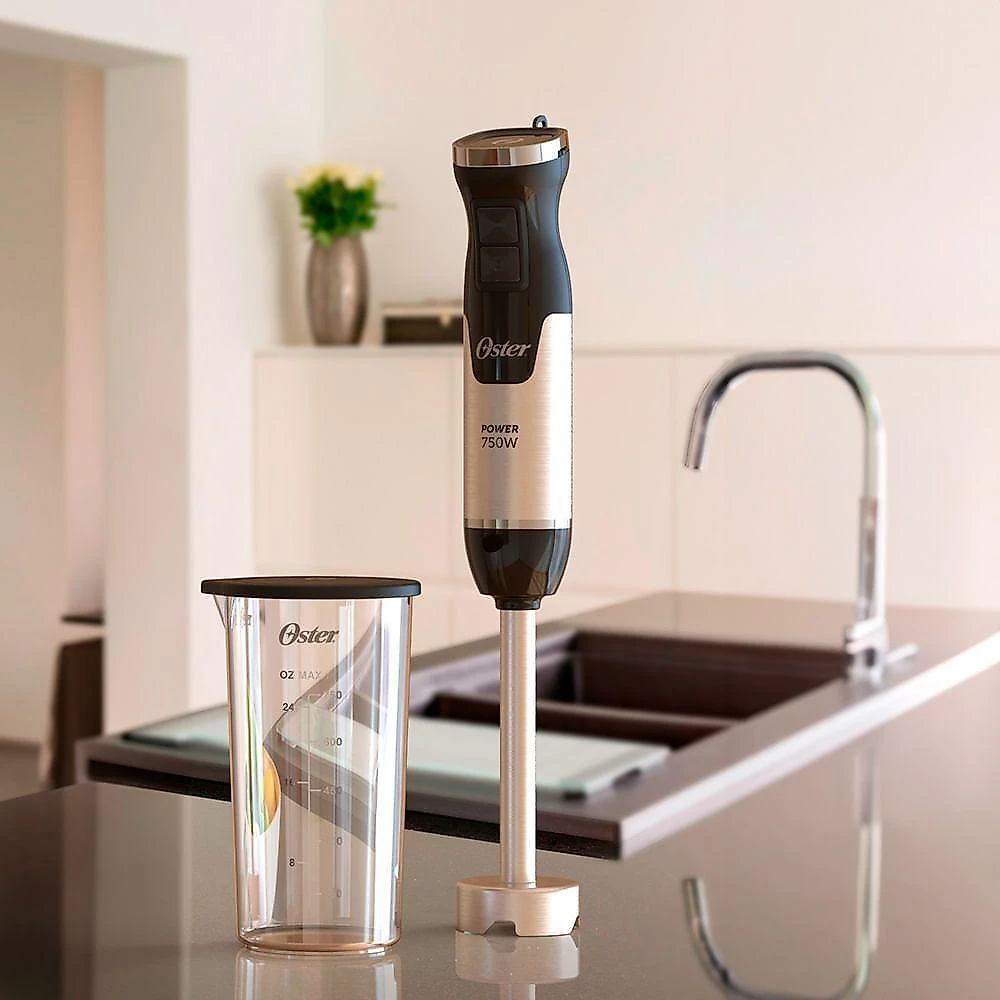 Mixer de mão oster omix370 750w preto com copo 0,75l e função turbo 220v