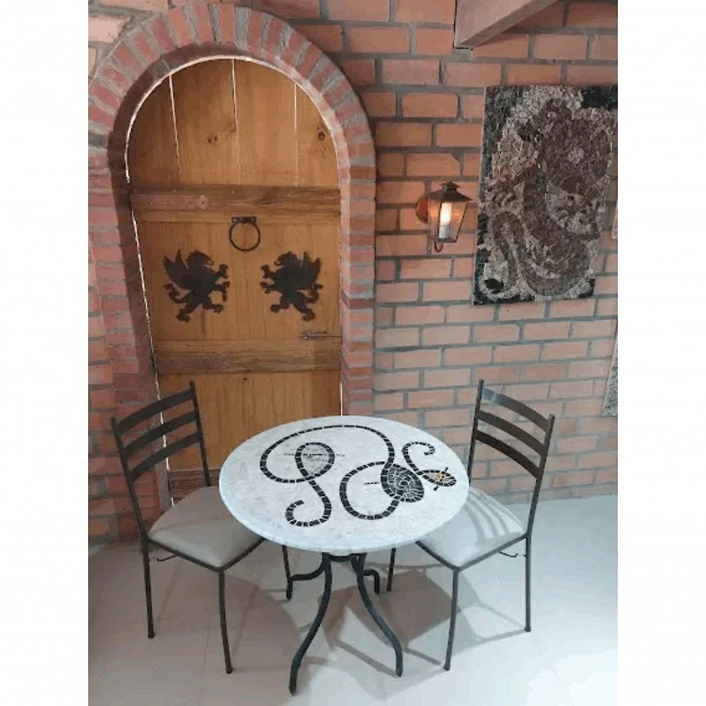 Mesa Miró Redonda Tampo em Mosaico Base em Ferro Preto 120CM Mosaico