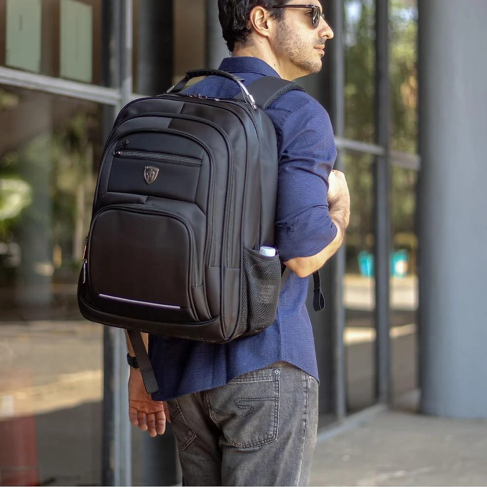 Mochila spartan preta com cabo de aço