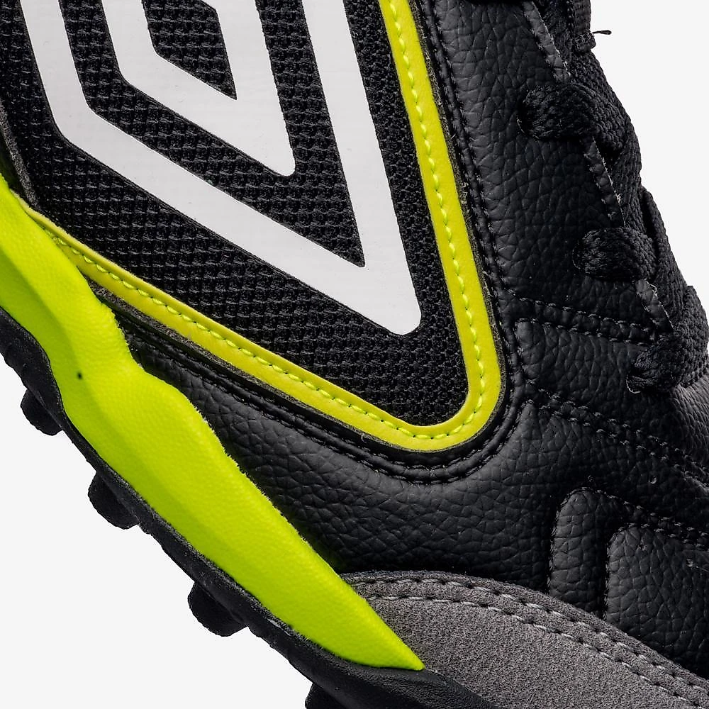 Chuteira society umbro pro challenge uptake 34