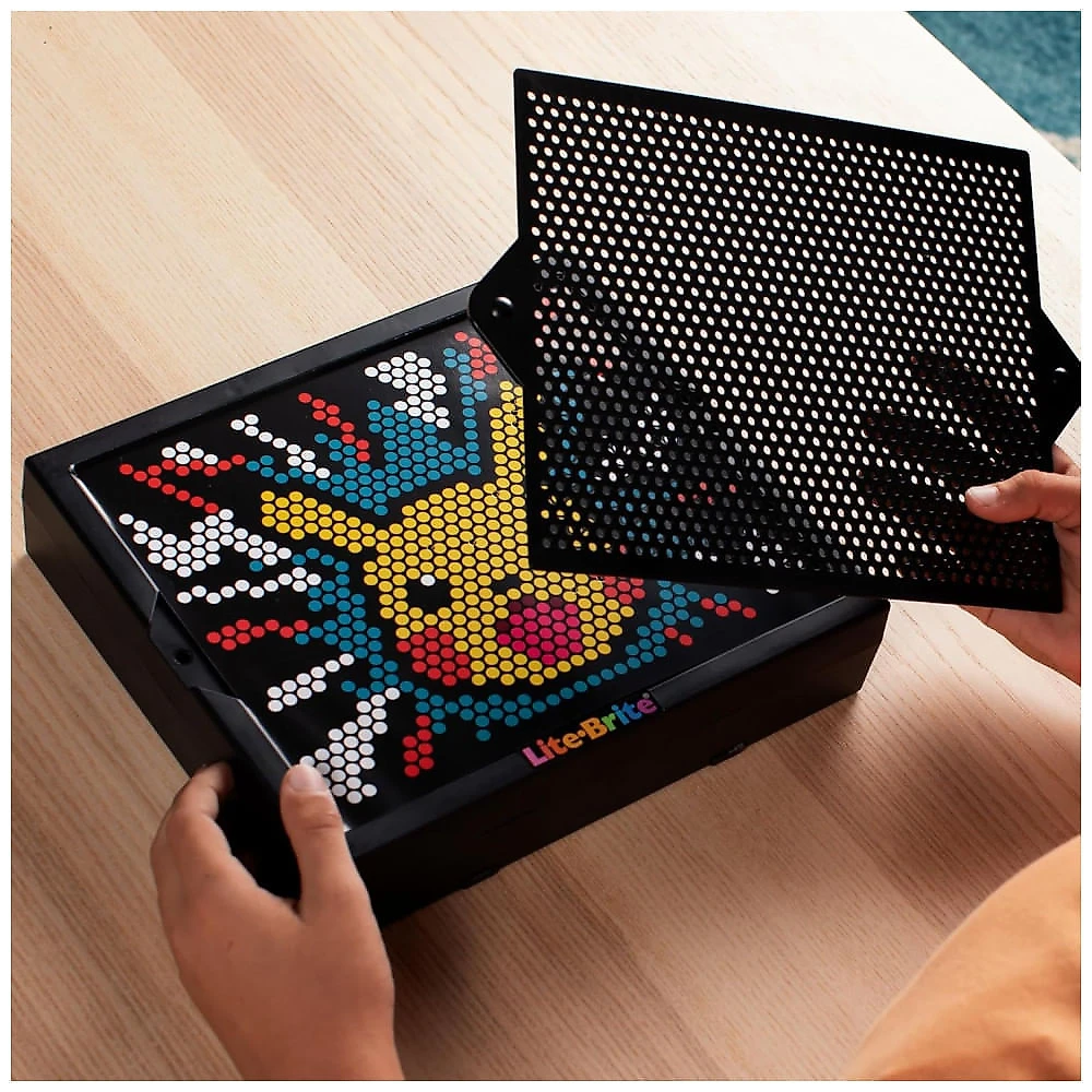 Lite Brite Super Bright HD Pokémon Edition com Tela Iluminada e 1.000 Pinos Coloridos