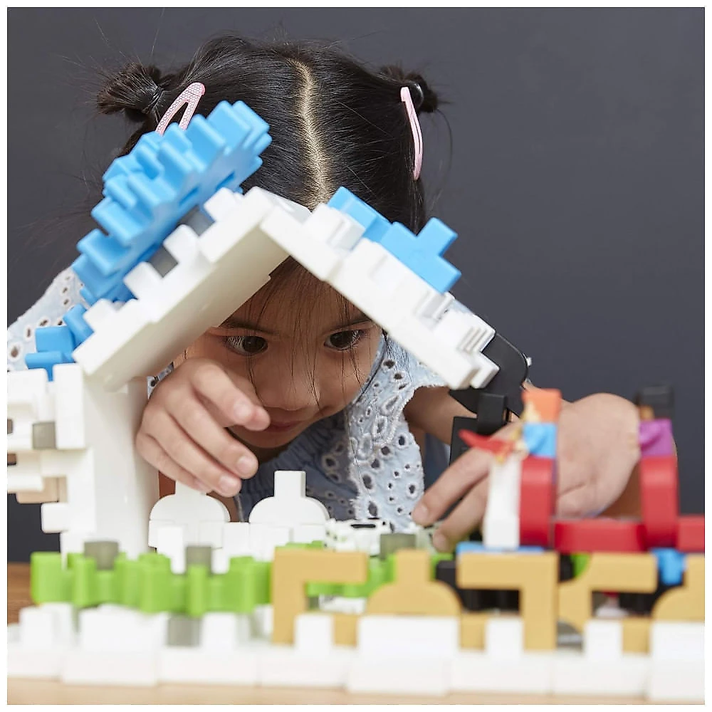 Blocos de construção interligáveis Guidecraft IO Blocks Tabletop System com 118 peças, engrenagens, e base de montagem para atividades STEM