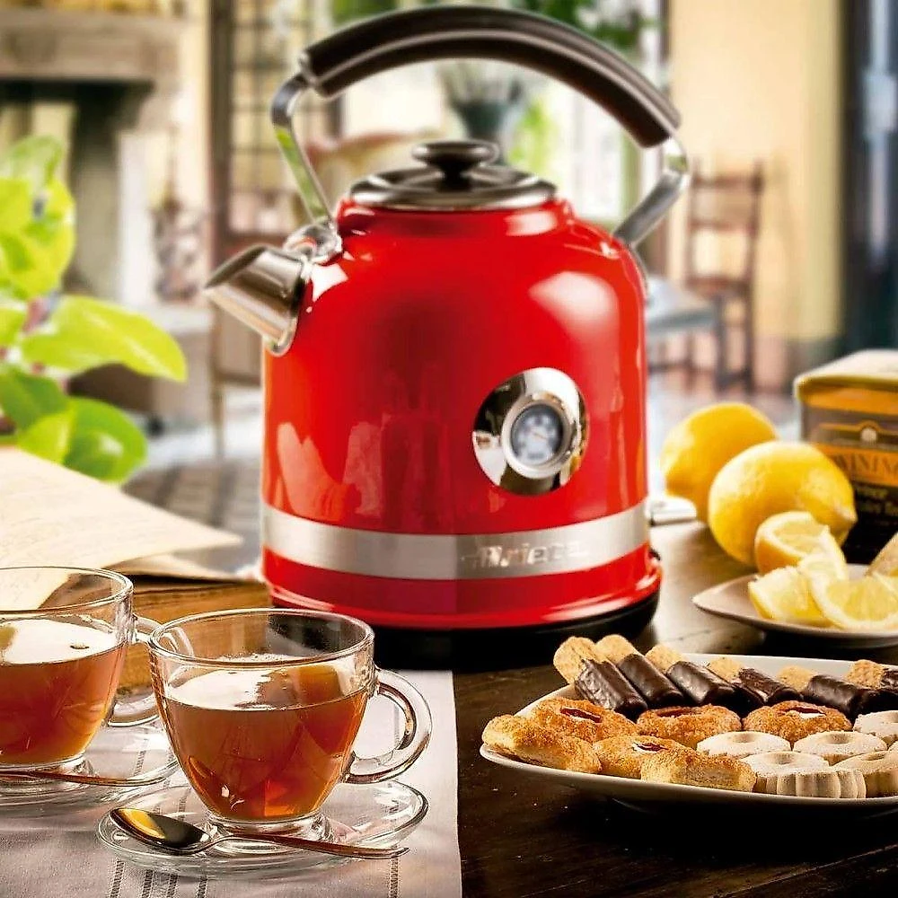 Chaleira Elétrica Ariete 2854 Moderna Vermelha 1,7L 1500W Automática Ferve Água Rápido 110v