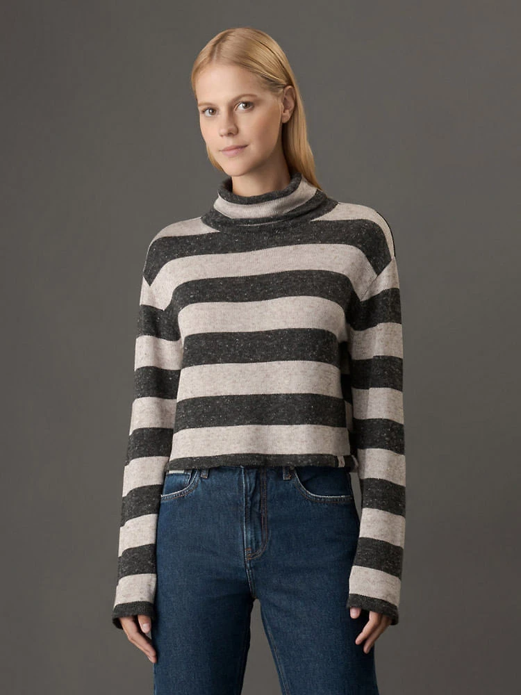 Miniatura Tricot Feminino Listrado Gola Alta Calvin Klein Jeans - Areia Tricot Feminino Listrado Gola Alta Calvin Klein Jeans Areia g