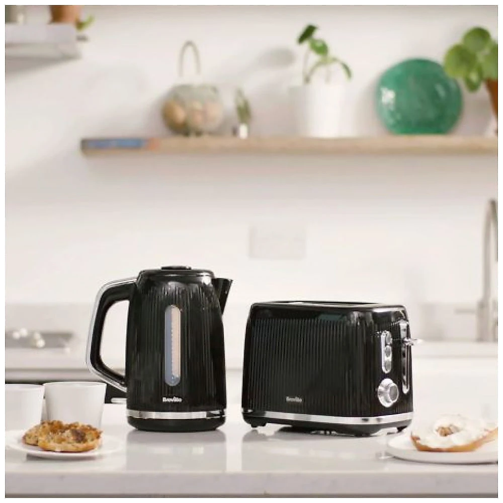 Chaleira Elétrica Breville VKT221 Preta e Prata Fervura Rápida 1,7 Litros 3000W 220V