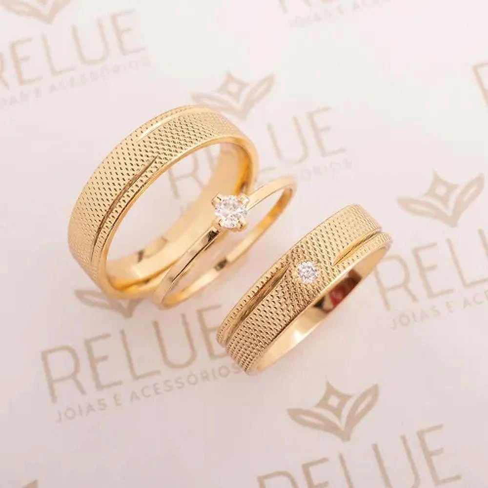 Par De Alianças Banhada Ouro 18k 5mm Recartilhada Solitário