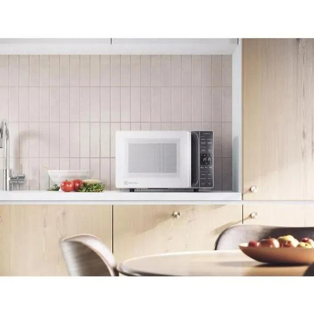Micro-ondas Electrolux 23 Litros Efficient com Descongelamento Assistido ME23B Branco, 220 Volts
