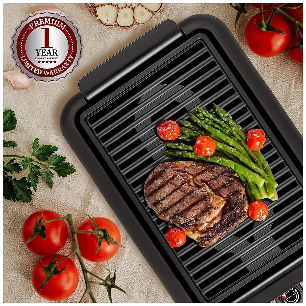 Churrasqueira Elétrica OVENTE com Superfície Antiaderente de 38x25 cm, 1200W, Controle de Temperatura, Placa de Grelhar e Bandeja de Resíduos.