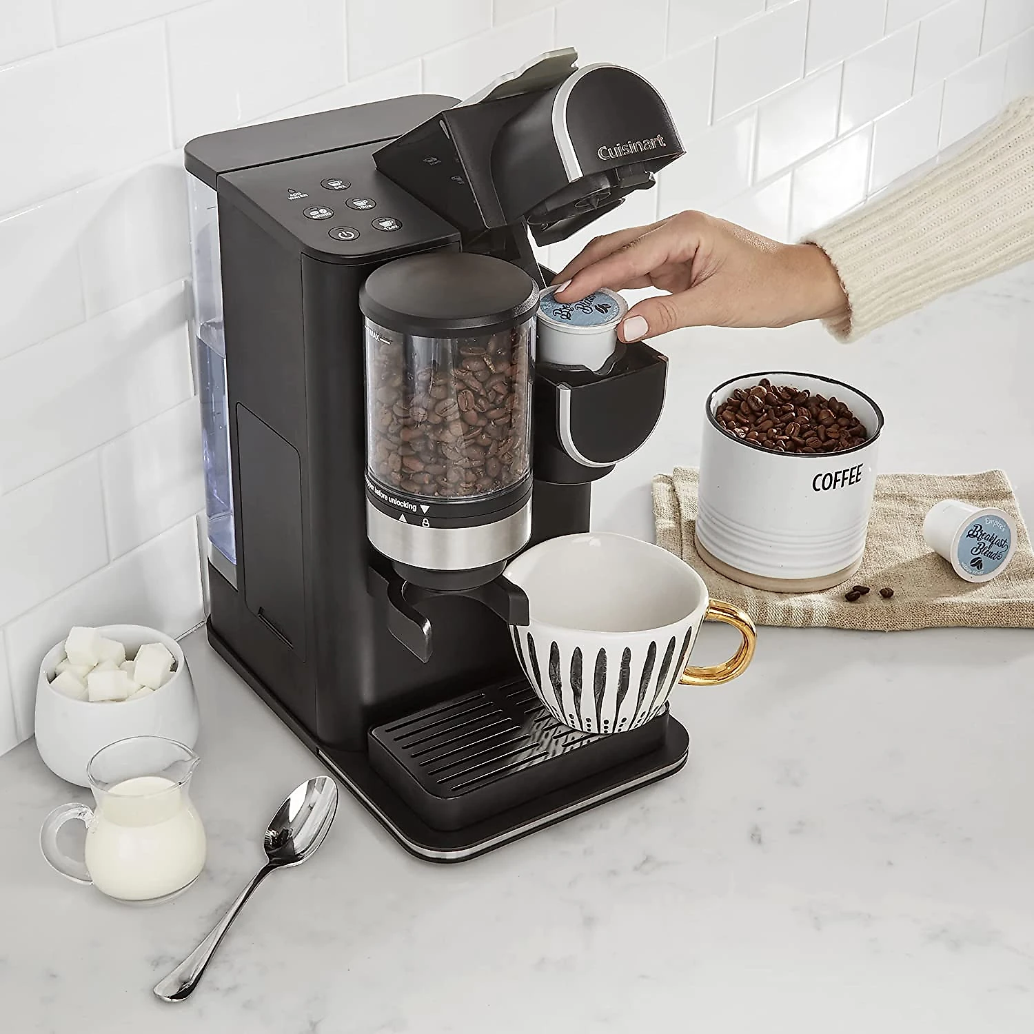 Cuisinart DGB2 Máquina de Café Expresso com Moedor I nstantaneo e Reservatório 14L 110V Preta