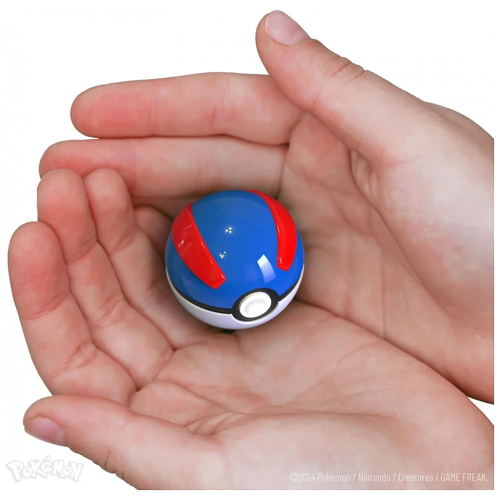 Mini Réplica Great Ball Eletrônica Pokémon The Wand Company Azul, Vermelho e Branco em Metal com Iluminação LED e Base – Autêntica e licencidada