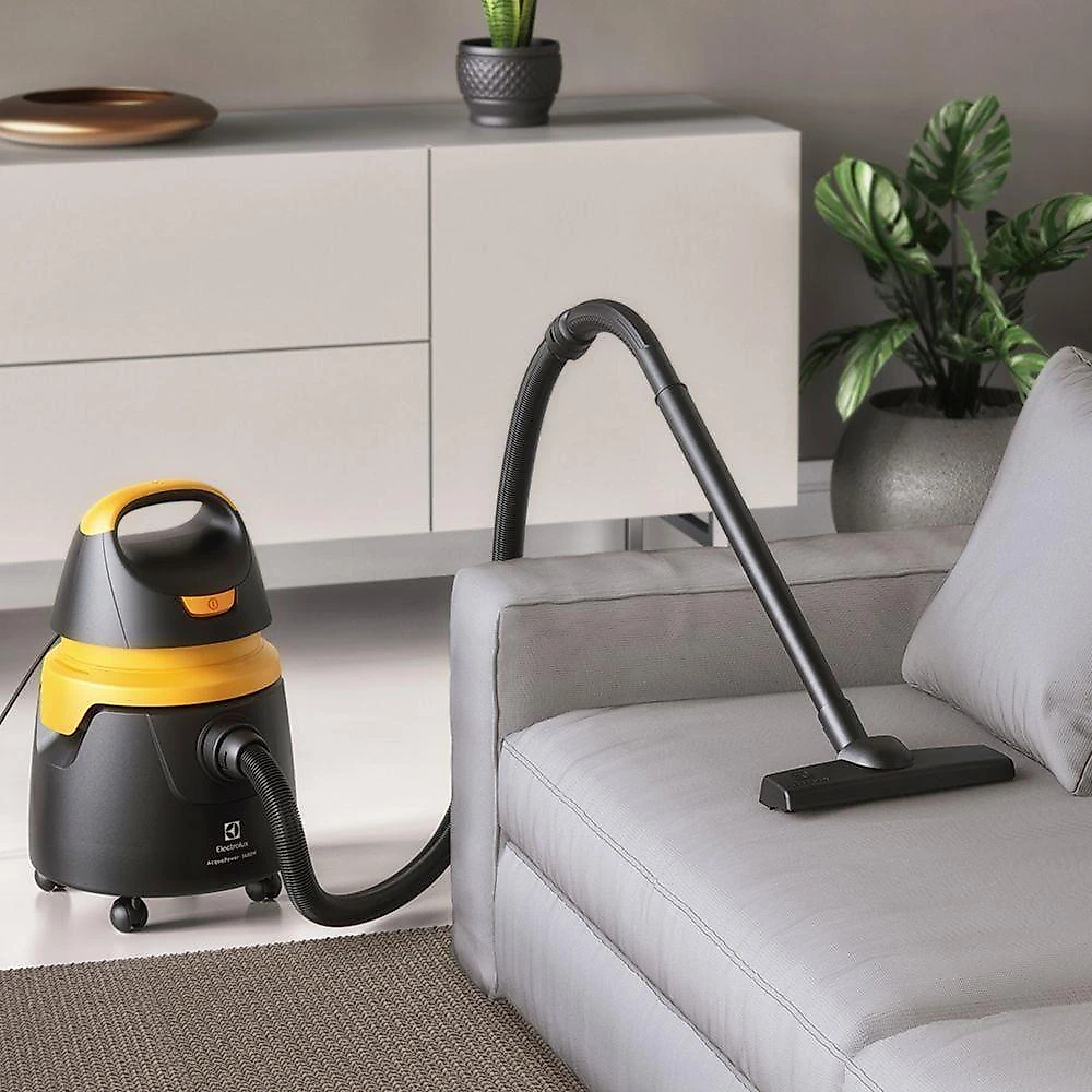 Aspirador pó e Água electrolux acqua power aqp20 1400w 10l com acessórios amarelo e preto 110