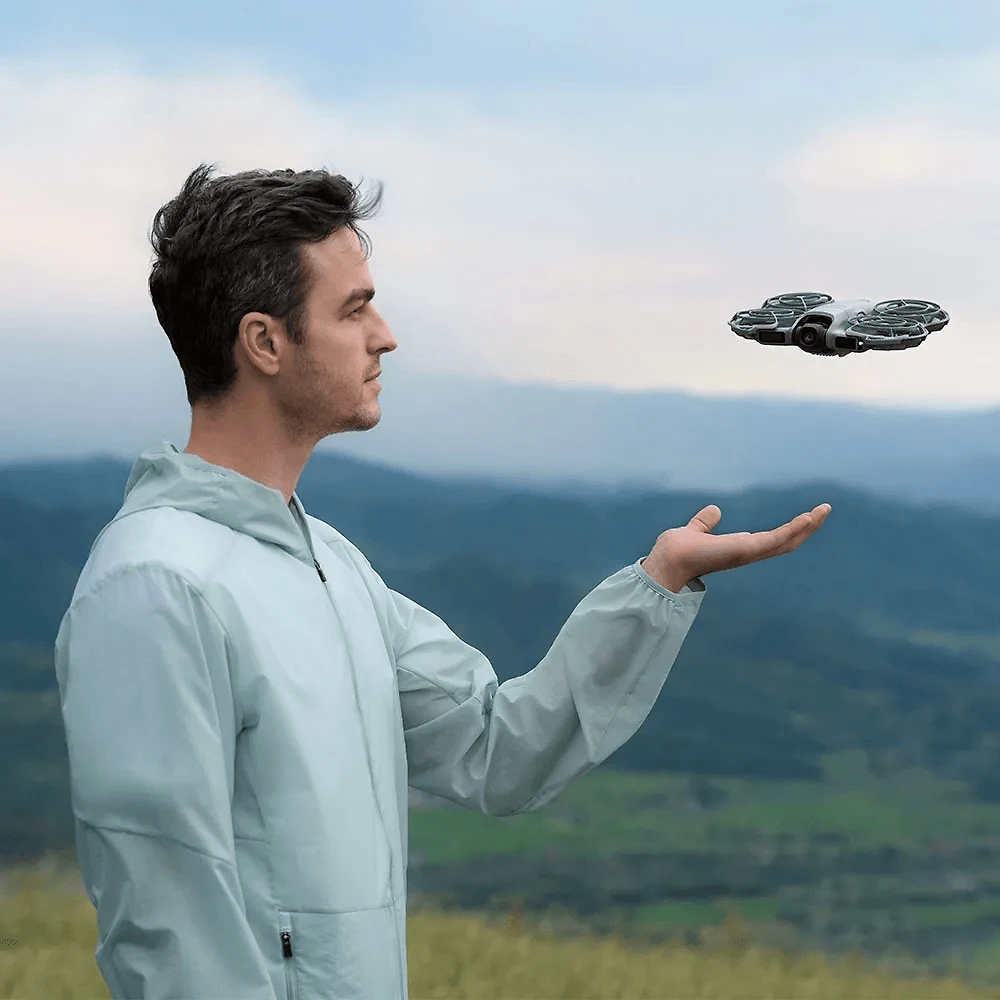 Miniatura Drone DJI Neo 2 Fly More Combo (Sem Controle)