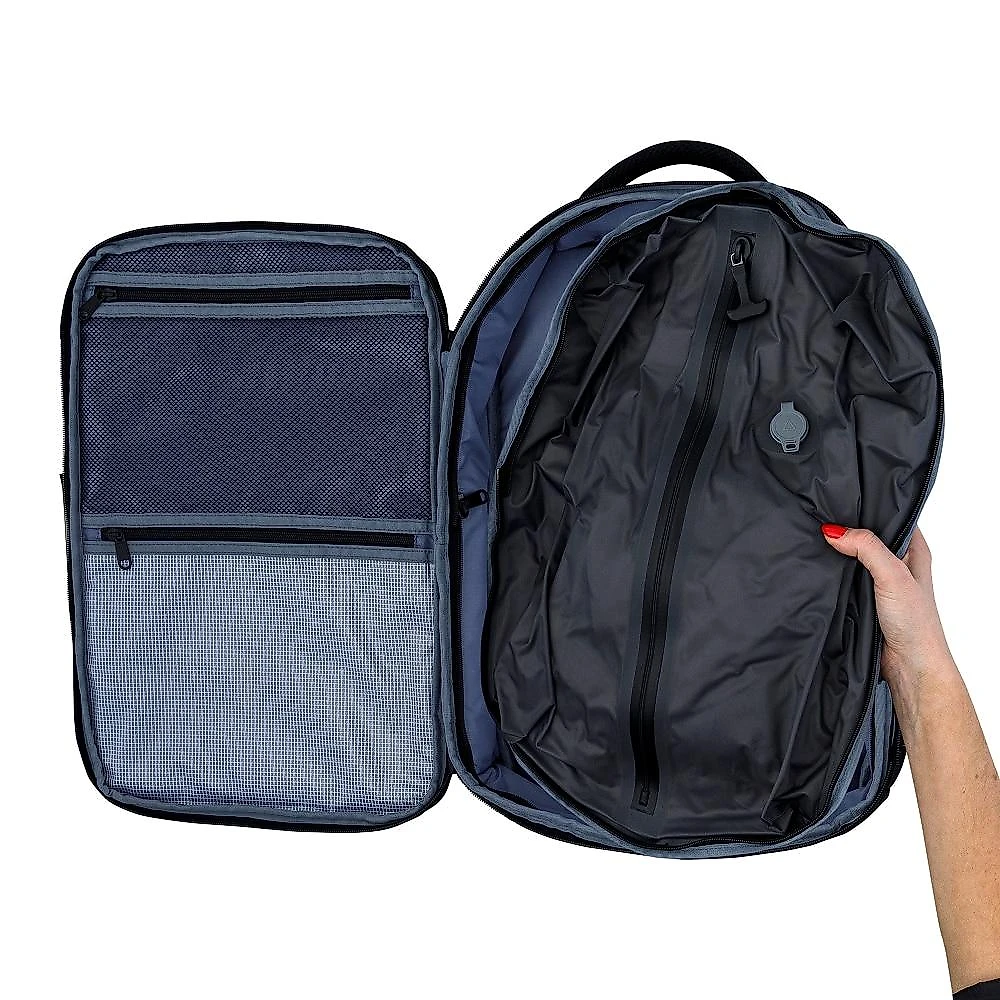Mochila Trip para MacBook até 15,6", Originais iPlace, Preto
