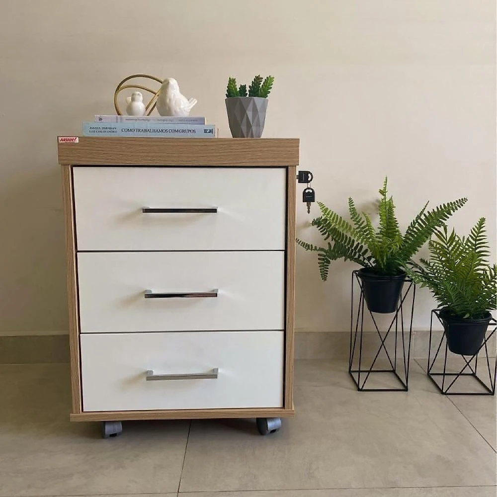 Kit Escritório Completo 1 Mesa 135cm 1 Balcão Baixo 1 Gaveteiro com Rodinhas Conjunto Escritório Completo 1 Mesa 135cm 1 Balcão Baixo 1 Gaveteiro Volante Artany Carvalho/Branco