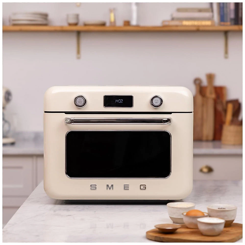Forno Combinado de Bancada Retrô Smeg Creme 30L Ar Forçado Vapor e Air Fry 1800W 110V