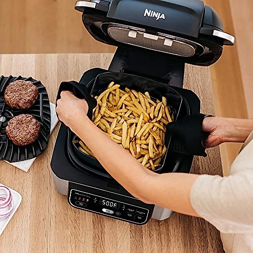 Ninja Fritadeira Elétrica Airfryer Foodi AG301 5 em 1 Preto com Prata 110V