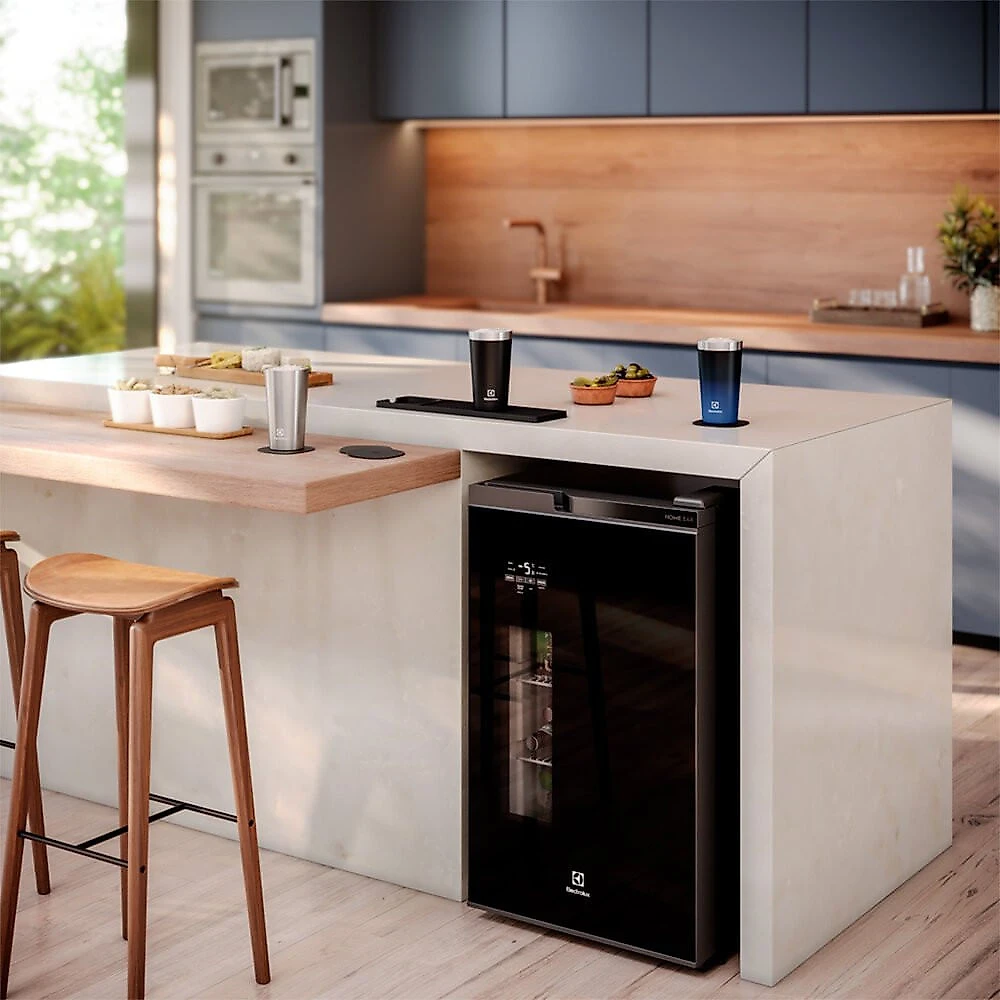 Cervejeira Electrolux 100 Litros Frost Free Preta - EB100 Preto - 110V