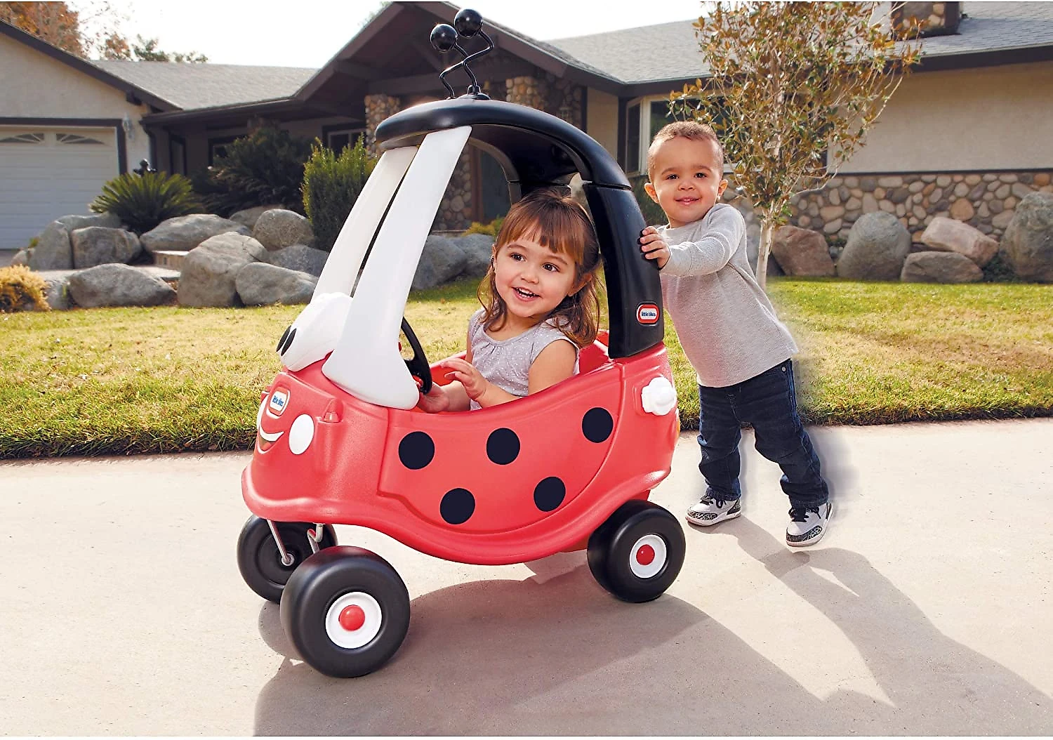 Little Tikes Quadriciclo de Passeio para Crianças de 2 a 5 Anos LadyBug Vermelho