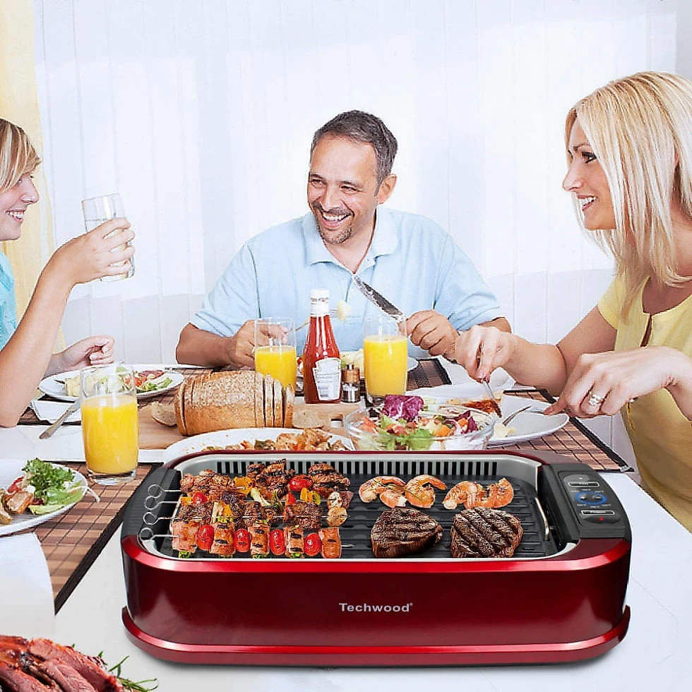 Churrasqueira Grill Elétrica com Tampa de Vidro Temperado e Placa Antiaderente, 110V 1500W, Techwood, Vermelha