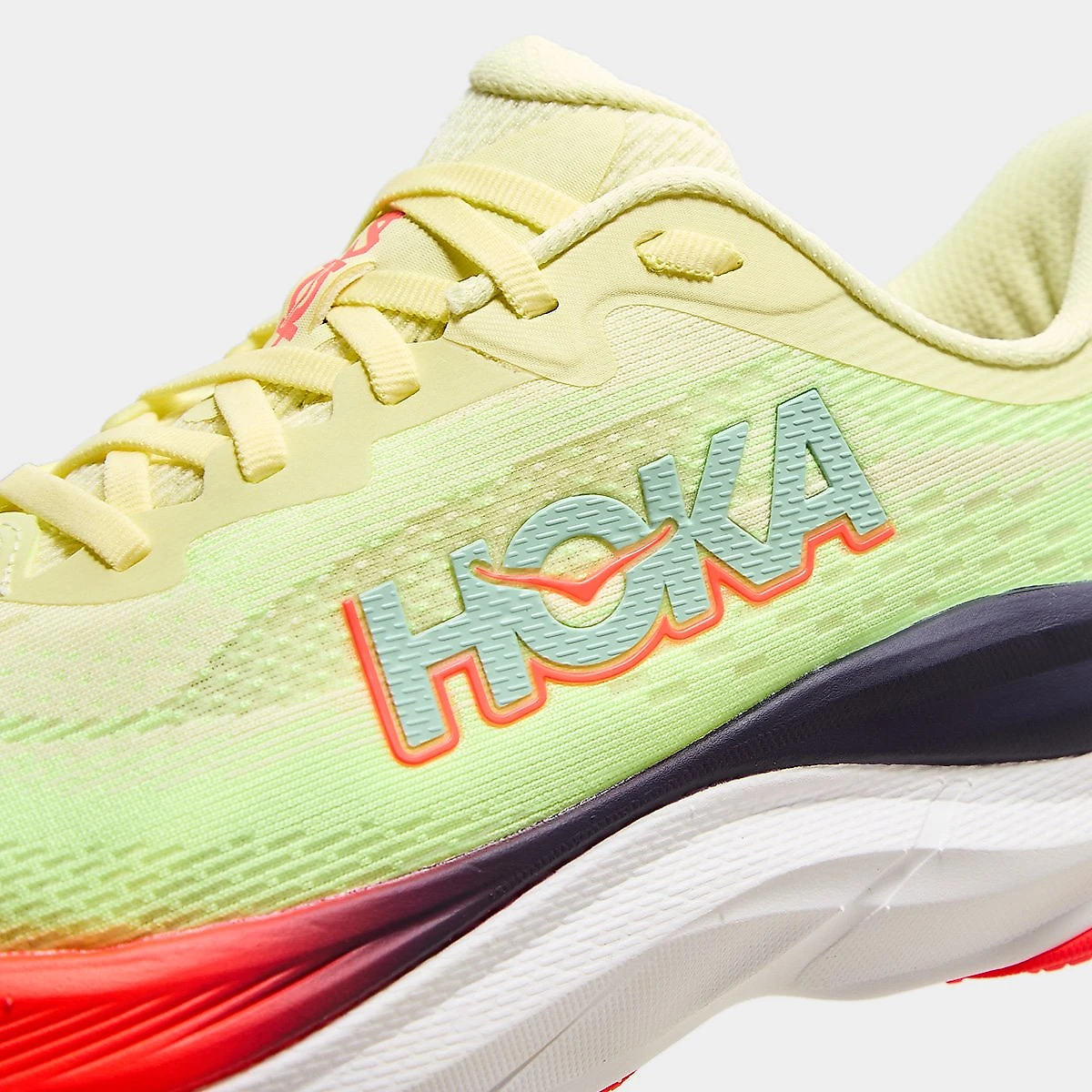 Tênis Hoka Skyflow Feminino Amarelo - 36