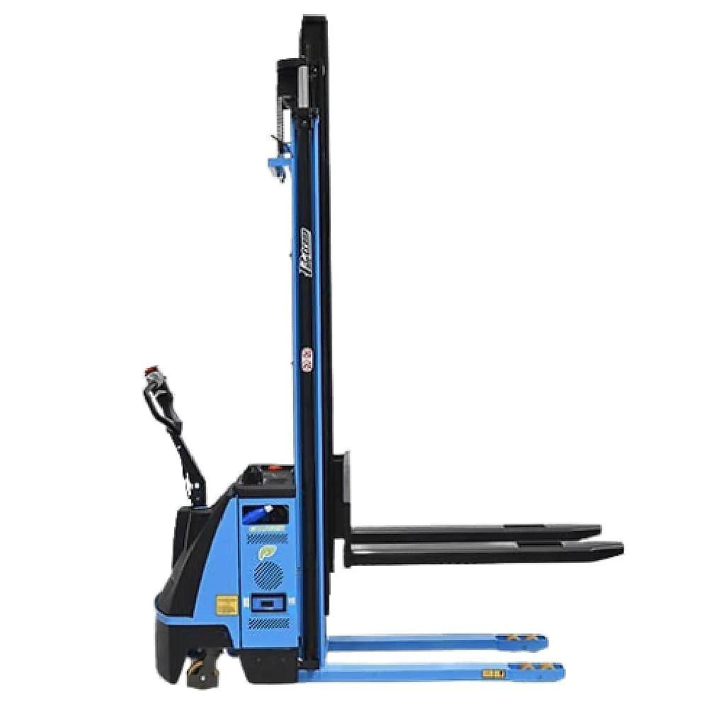 Empilhadeira Patolada Elétrica PTL 1645 Fast Capacidade 1600kg Elevacao 4500mm Bateria de Litio