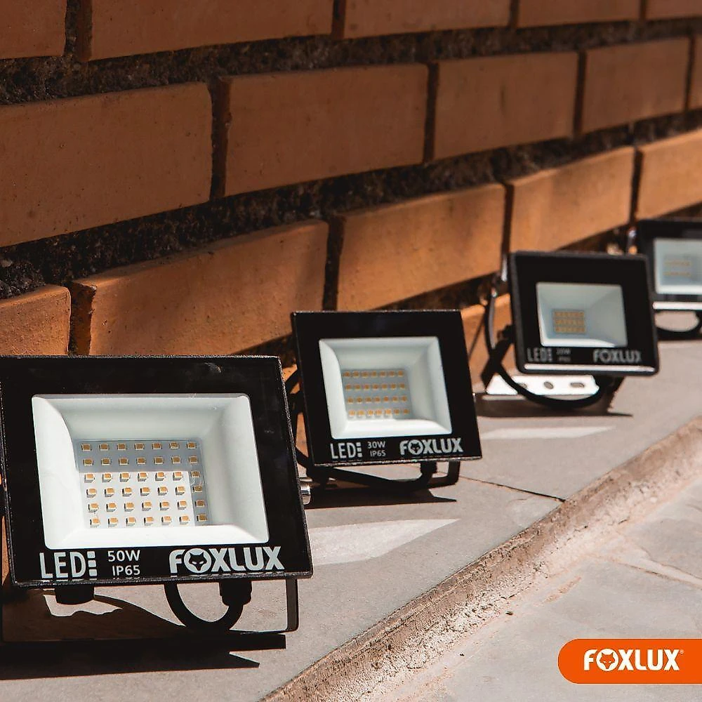 Refletor LED LED38.23 100W IP65 Iluminação Direcionável Preto Foxlux Kit com 2