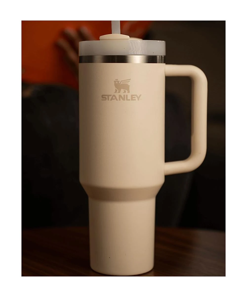 Copo com Canudo Stanley Quencher 2.0 Branco Cream 887ML