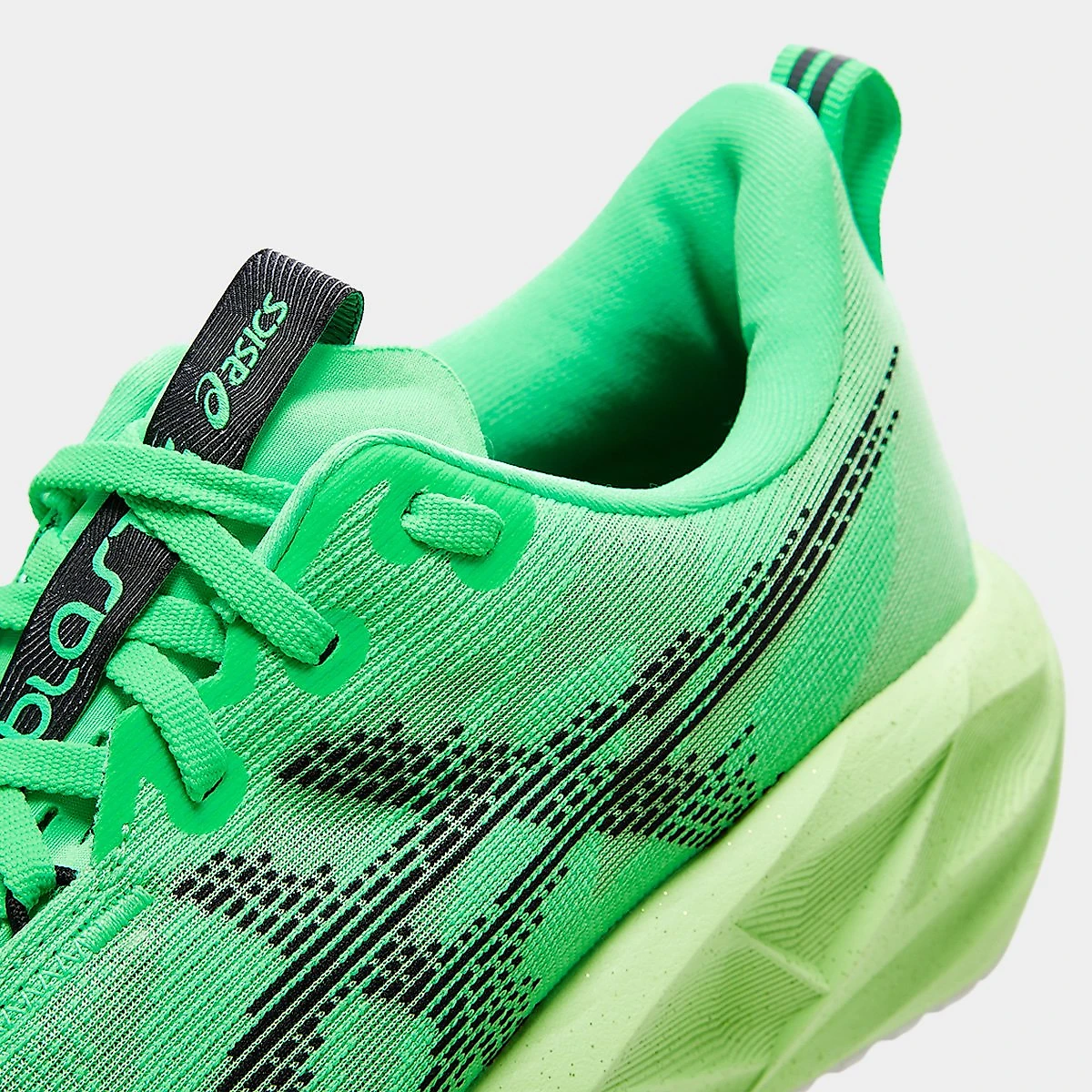 Tênis Asics Novablast 5  Feminino Verde+Preto - 34